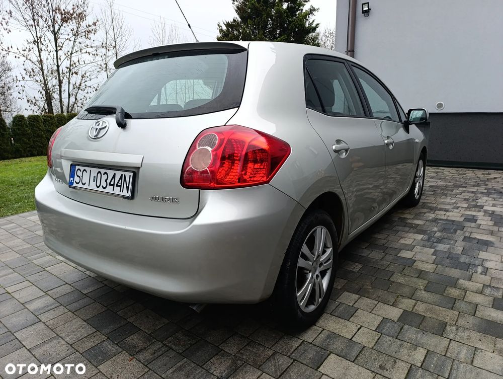 Toyota Auris 1.4 VVT-i - 1