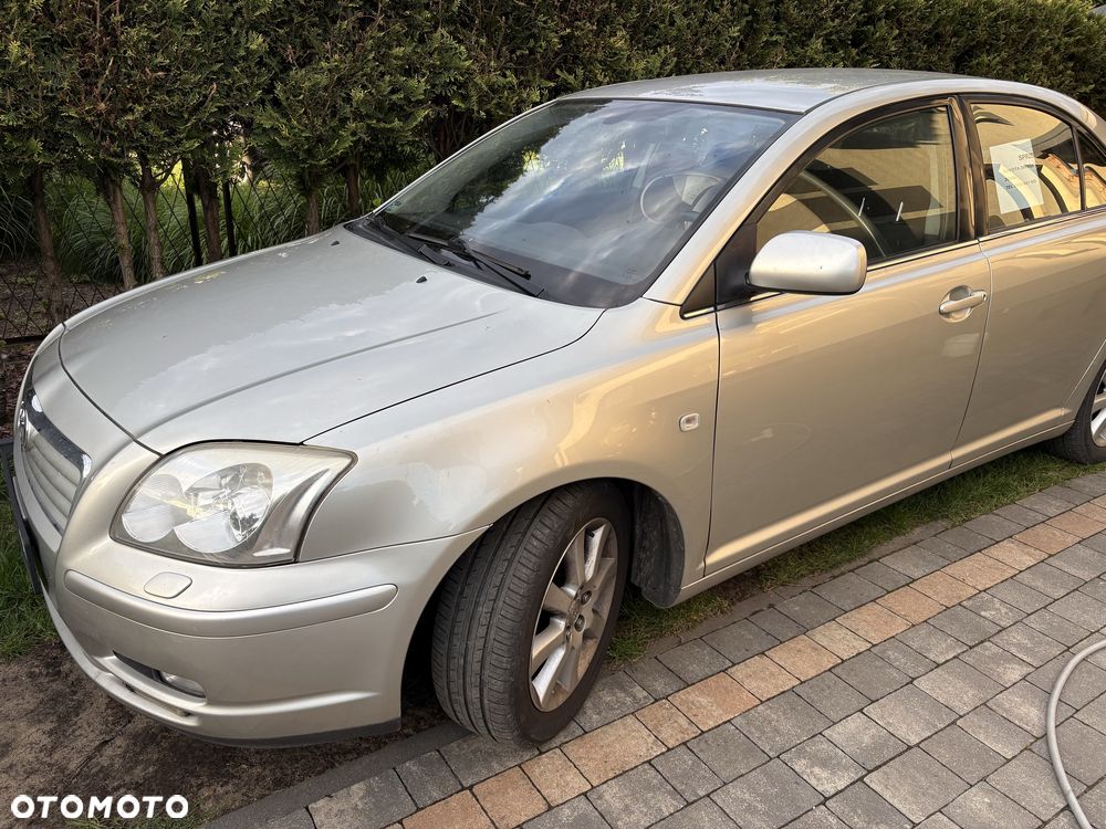 Toyota Avensis - 2