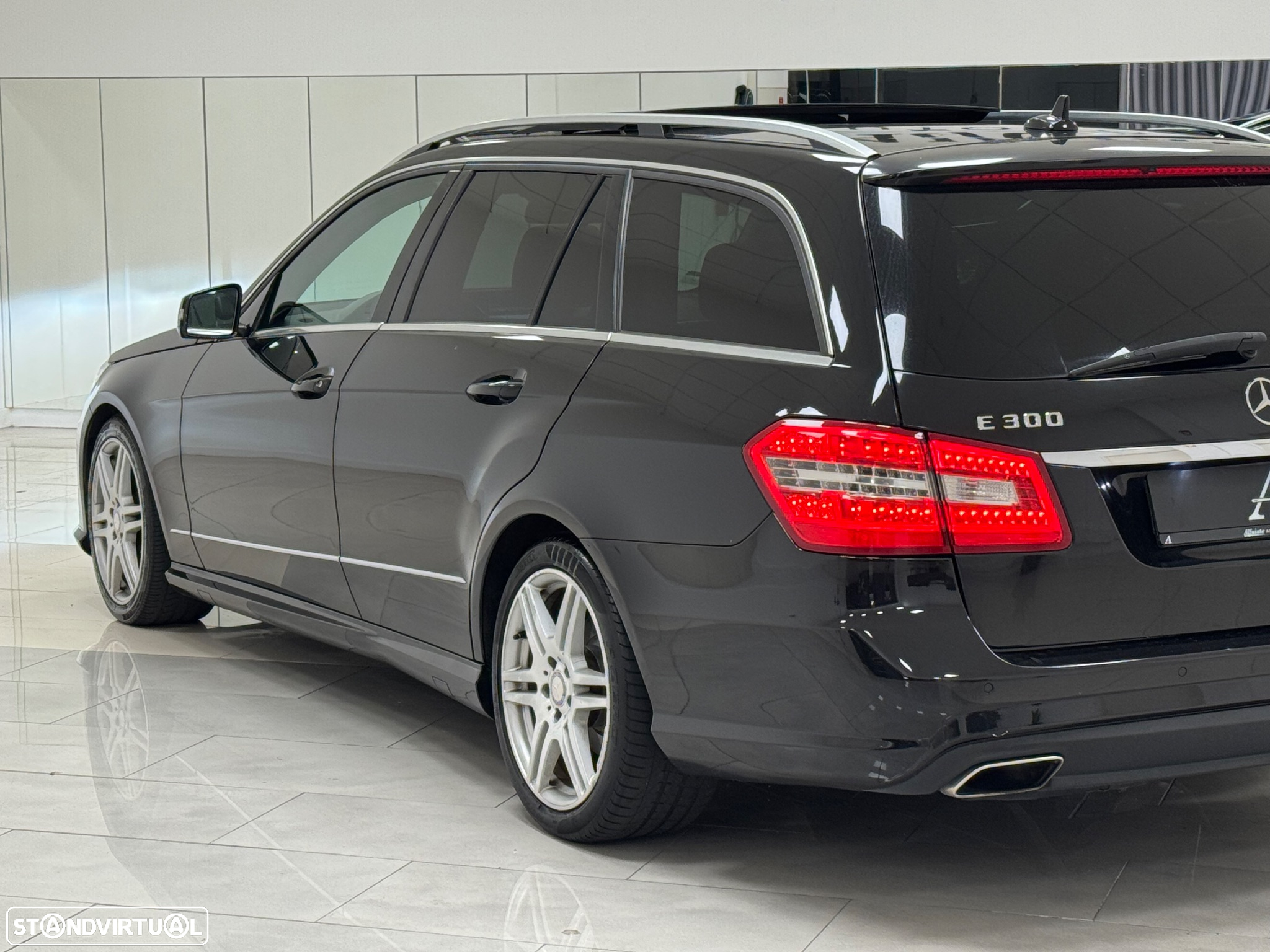 Mercedes-Benz E 300 Bluetec Hybrid Avantgarde - 14