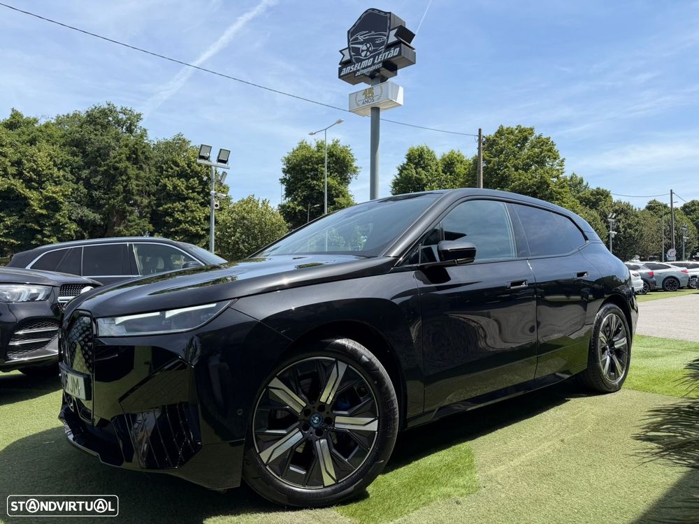 BMW iX xDrive 40 Pack Desportivo - 1