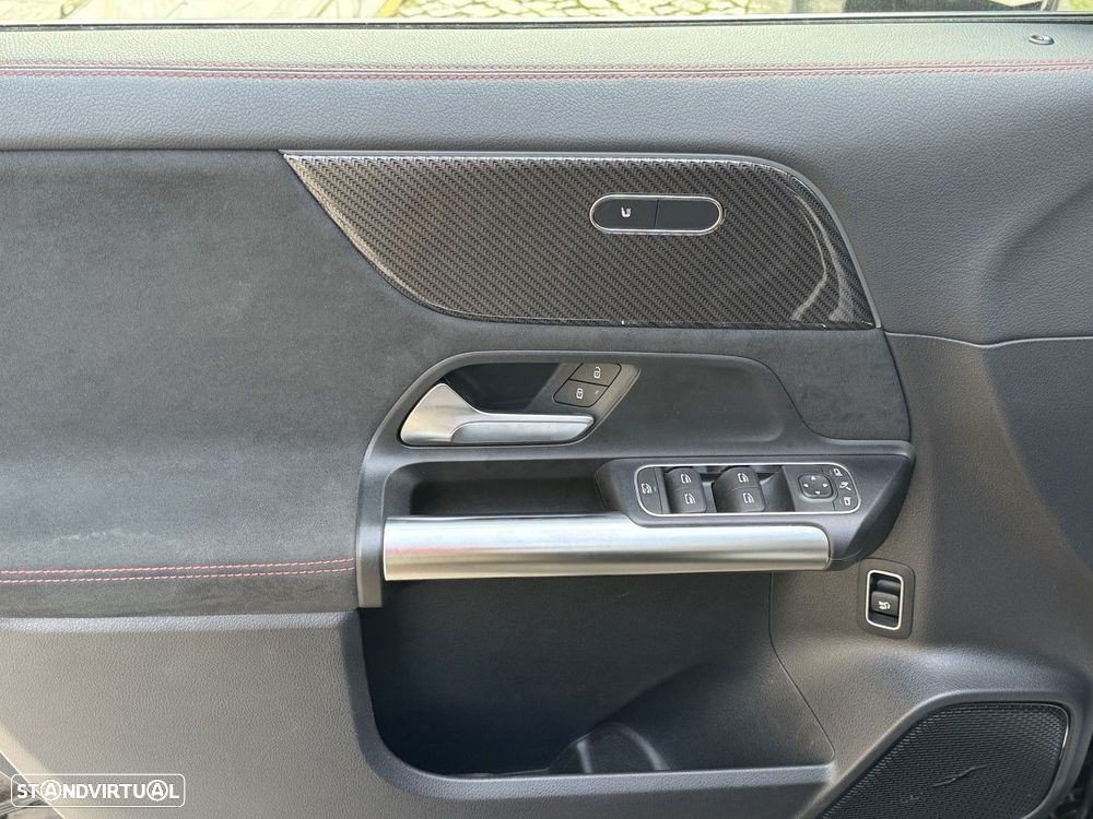 Mercedes-Benz GLA 250 4Matic AMG Line - 13