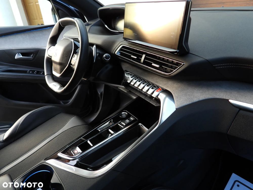 Peugeot 3008 225 e-EAT8 GT - 36