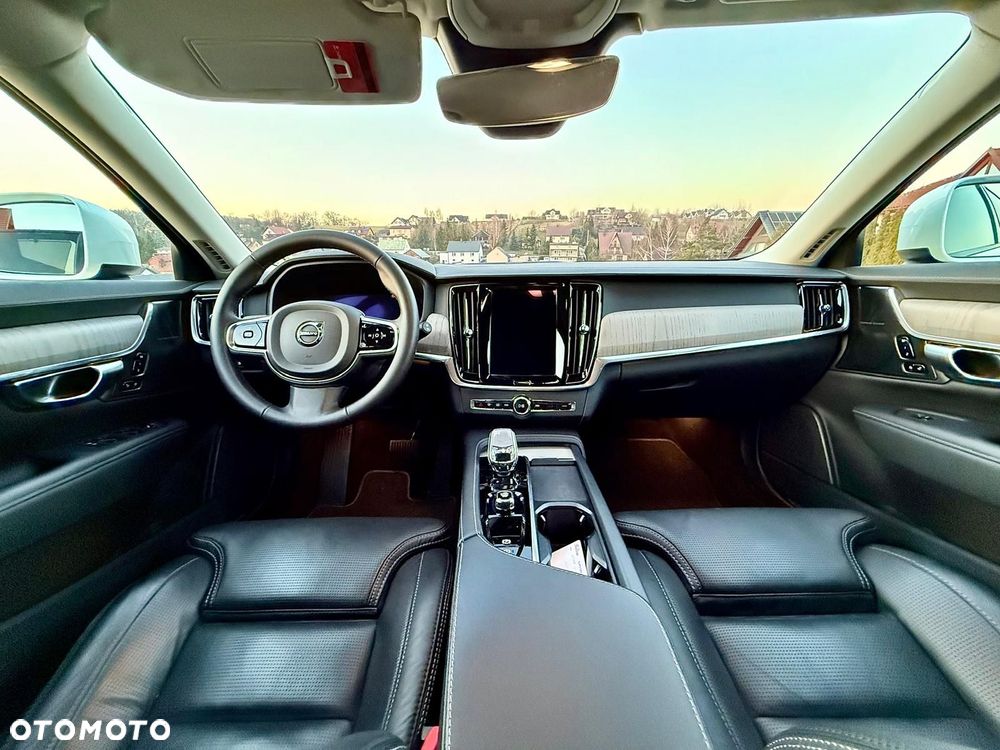 Volvo V90 Cross Country - 30