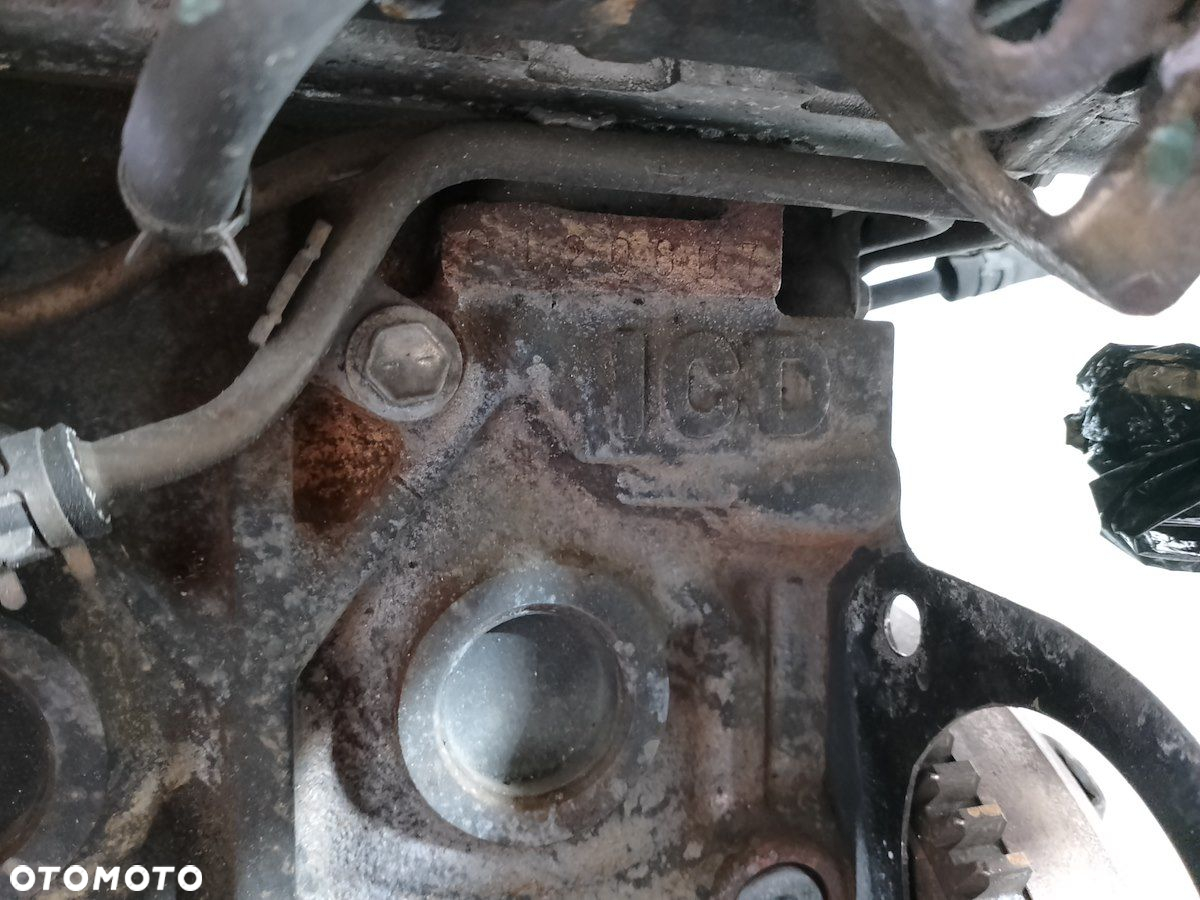 SILNIK TOYOTA COROLLA VERSO I 1CD 2.0 D-4D - 8
