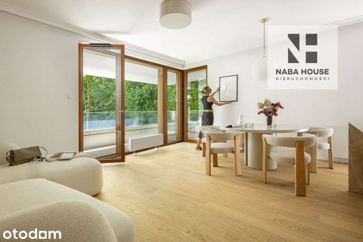 Apartament z tarasem widokiem na zieleń