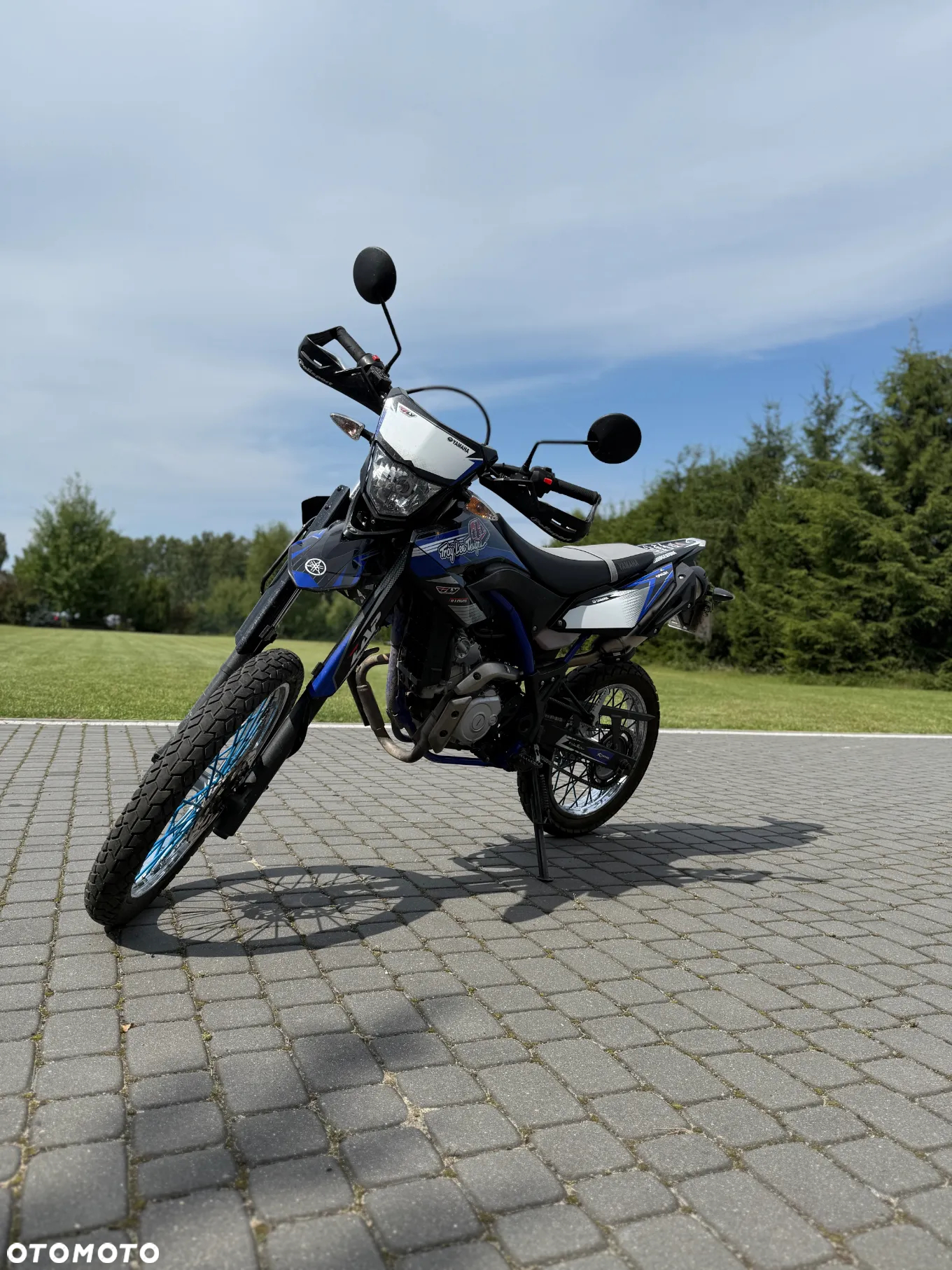 Yamaha WR - 8