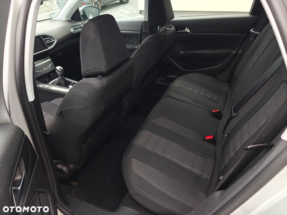Peugeot 308 1.6 BlueHDi Allure S&S - 13