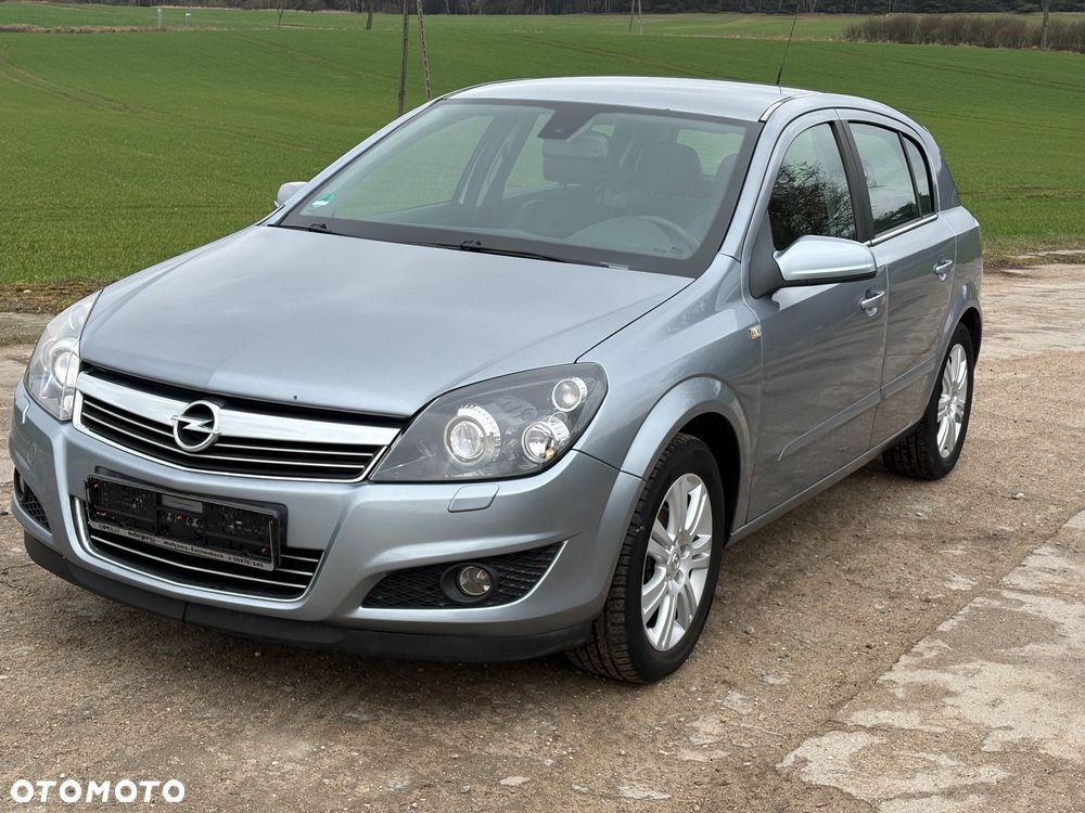 Opel Astra 1.6 Innovation 110 Jahre - 1