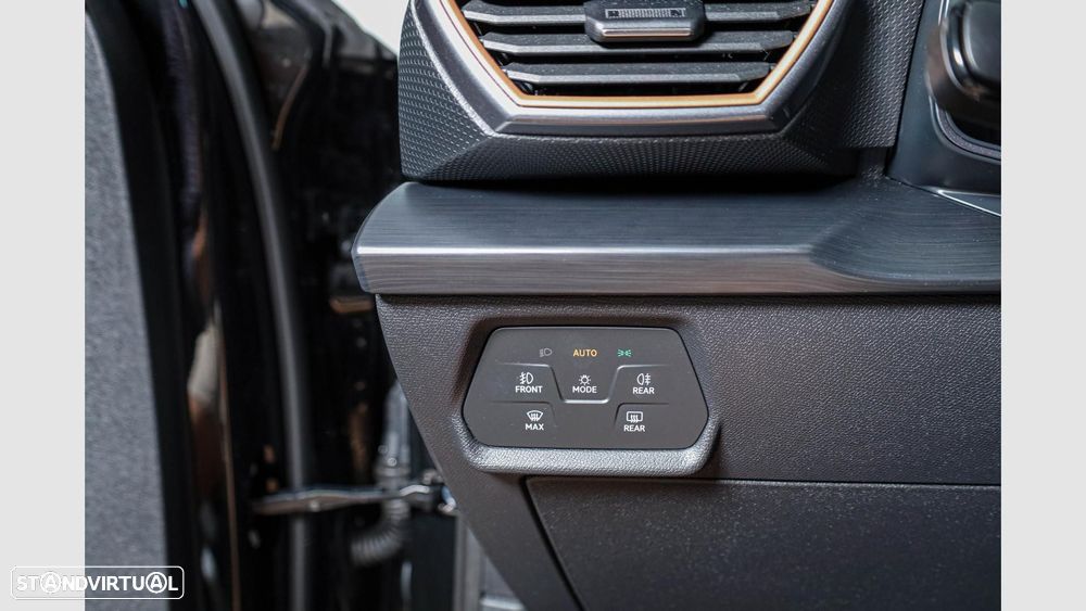 Cupra Leon 1.5 eTSI MID DSG - 11