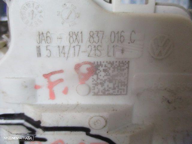 Fecho 8X1837016C AUDI A1 SPORTBACK 8X FASE 2  2017 1.6TDI 115CV 5P PRETO FD 5 PINOS - 5