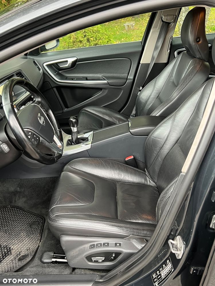 Volvo V60 D2 Summum - 14