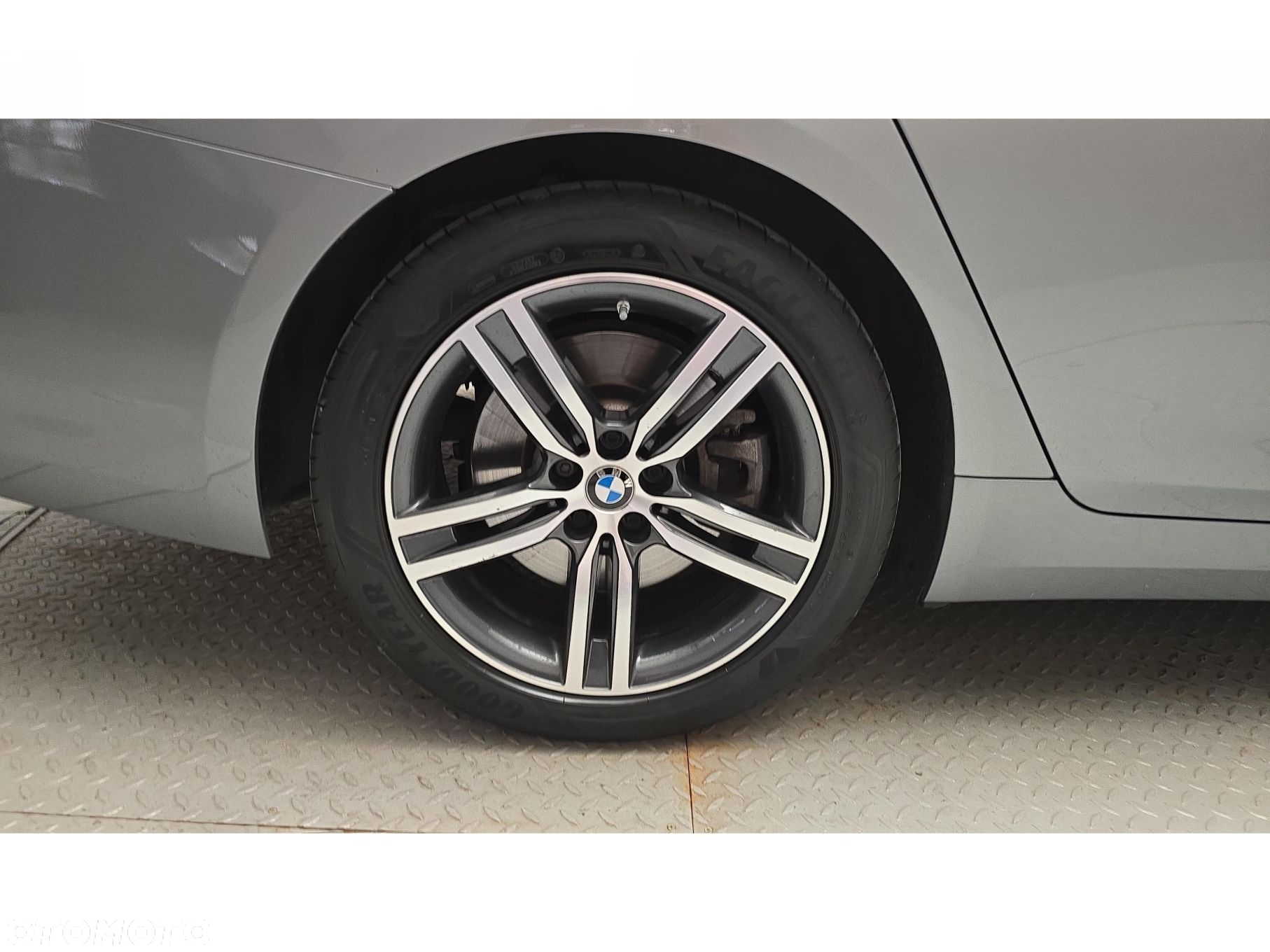 BMW Seria 5 - 25