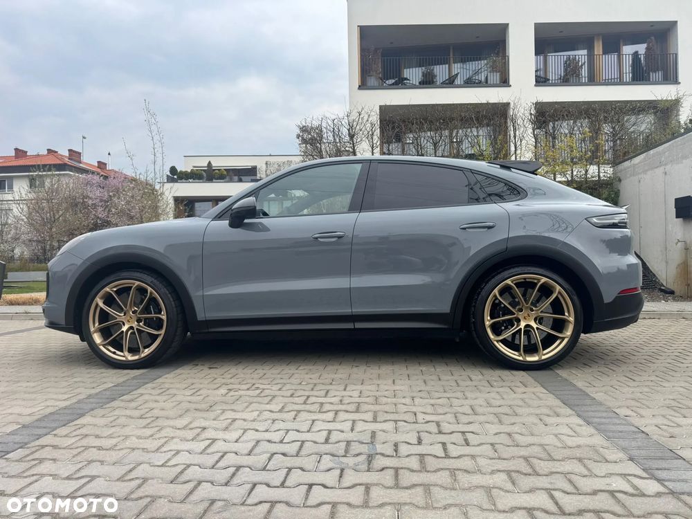 Porsche Cayenne - 1