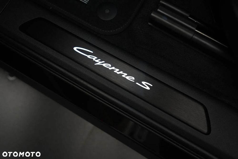 Porsche Cayenne Coupe S E-Hybrid PHEV Black Edition - 27