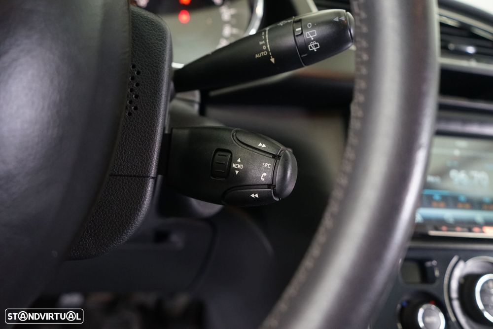 Peugeot 3008 1.6 HDi Allure - 24