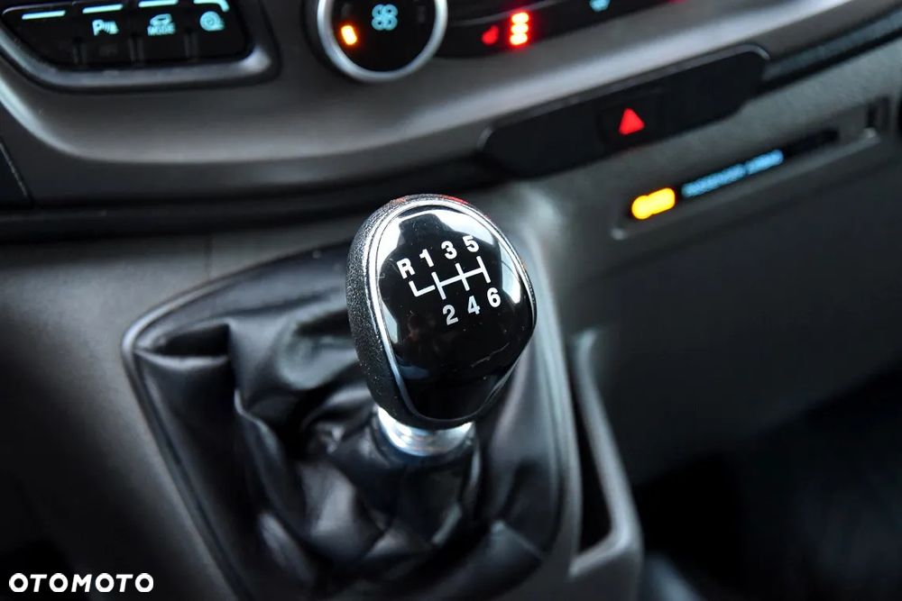 Ford TRANSIT CUSTOM 300 L2H1 - 35