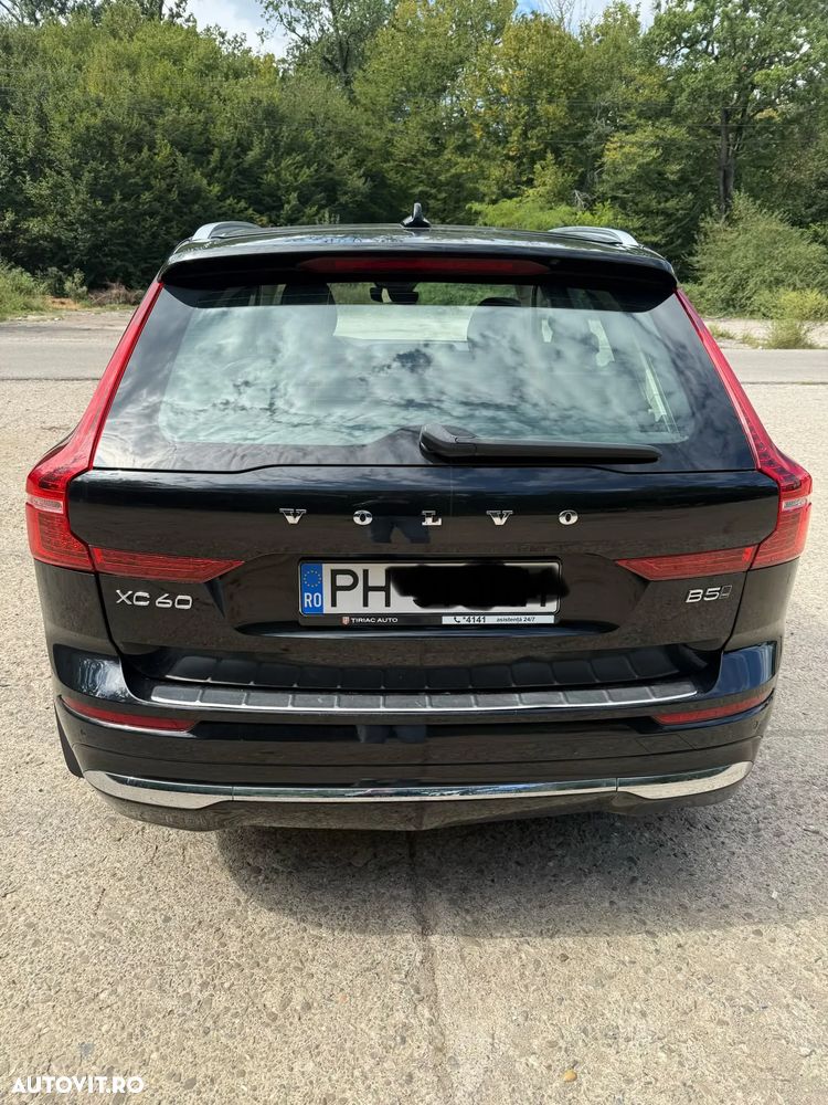 Volvo XC 60 B5 MHEV AT8 AWD Momentum Pro - 2