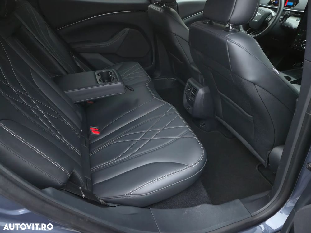 Ford Mustang Mach-E PREMIUM - 26