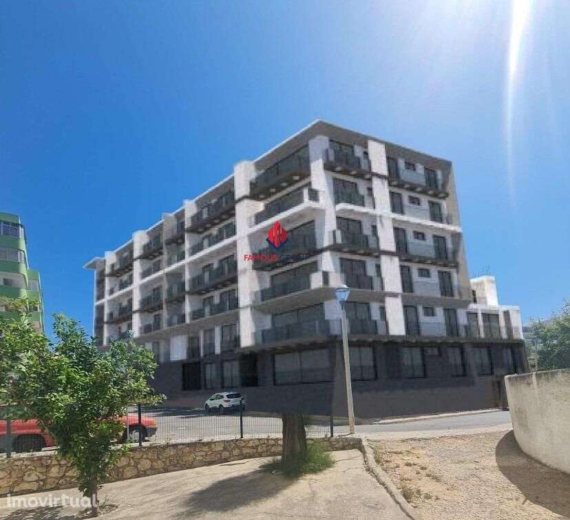 Lote C/Projeto aprovado com 46 fogos, Quarteira 200 mts Praia - Grande imagem: 5/12