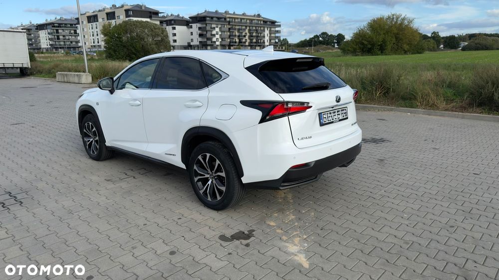 Lexus NX 300h F Sport Edition AWD - 3