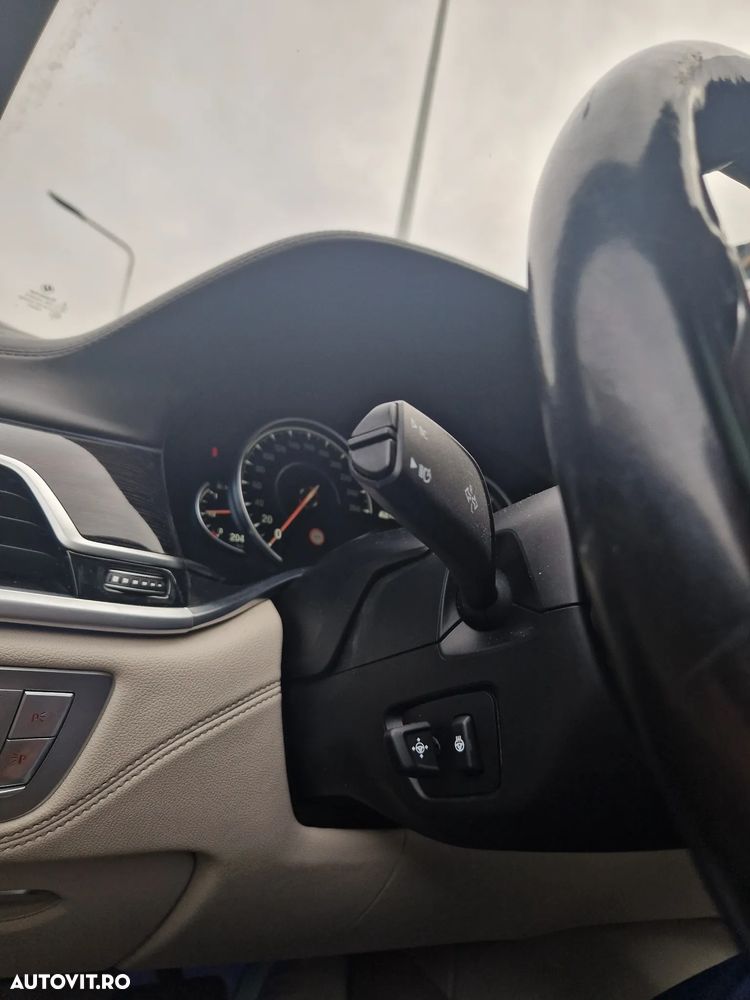 BMW Seria 7 740e iPerformance - 24