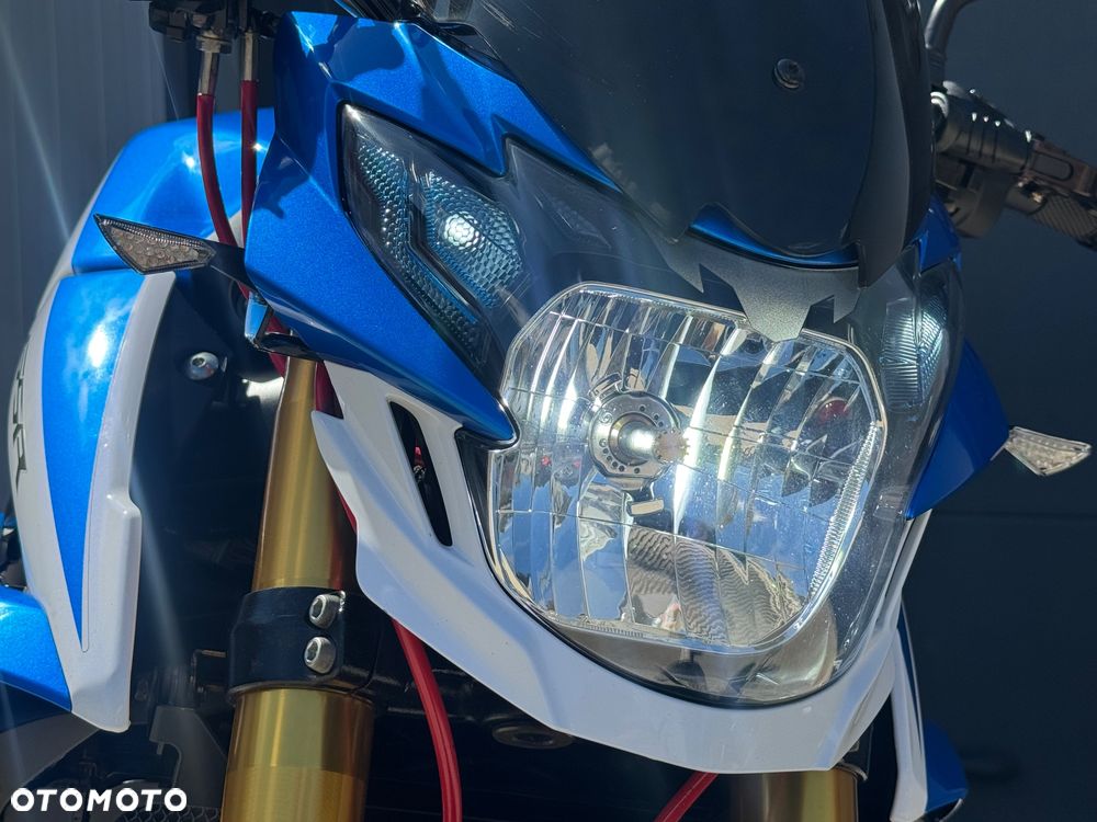 Suzuki GSR - 18