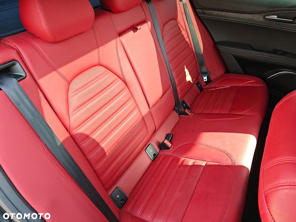 Alfa Romeo Stelvio 2.0 Turbo 16V AT8-Q4 Veloce - 35