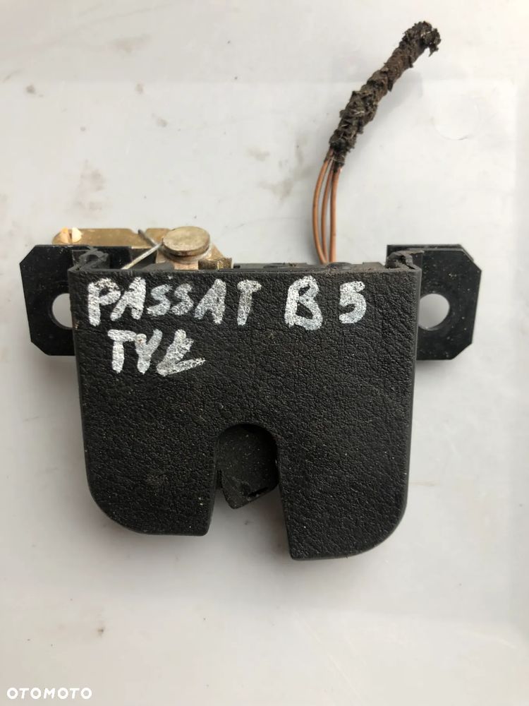 Zamek Klapy Bagażnika VW Passat B5 3B9827505C - 1