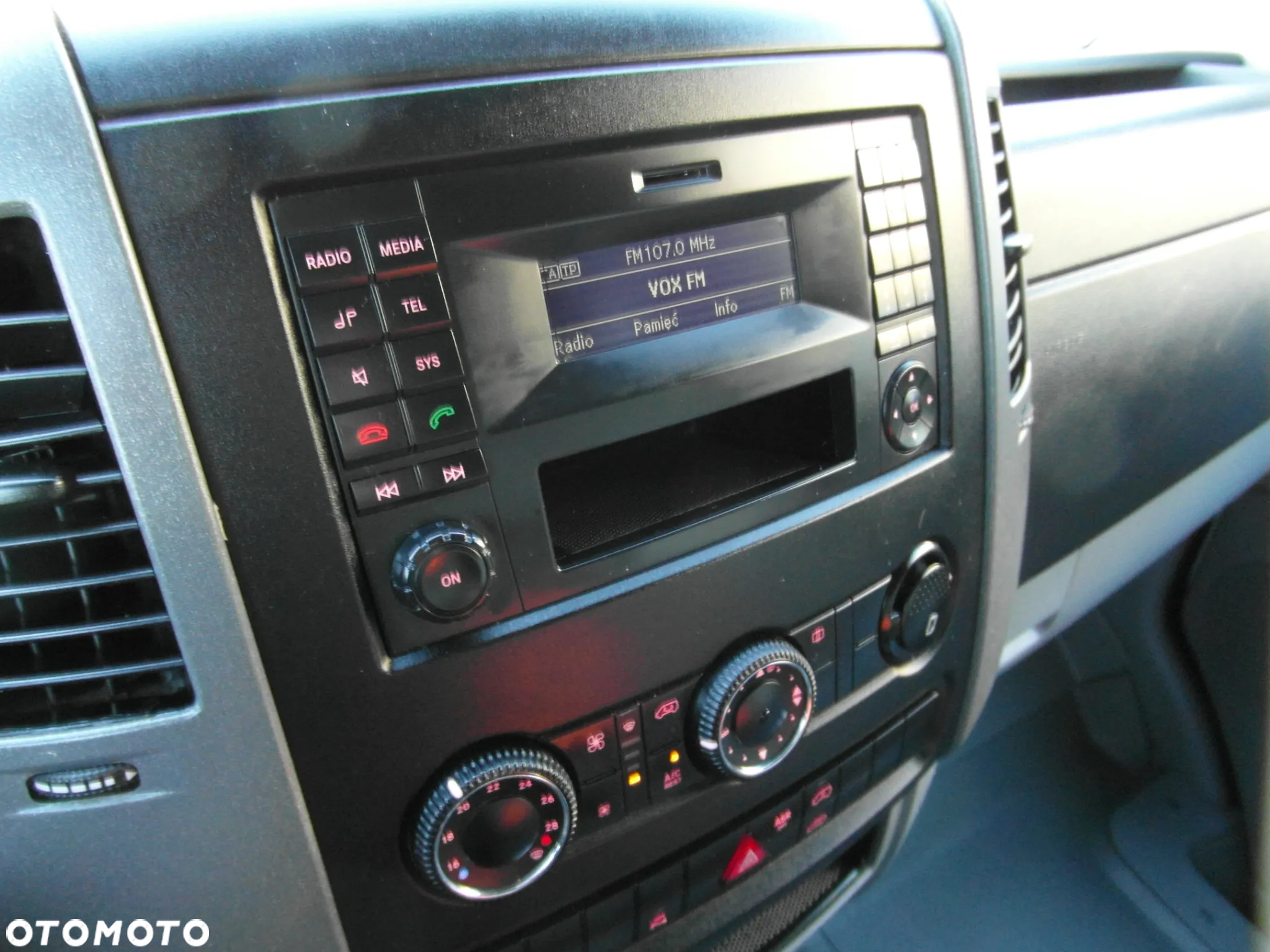 Volkswagen CRAFTER L3H2 - 22