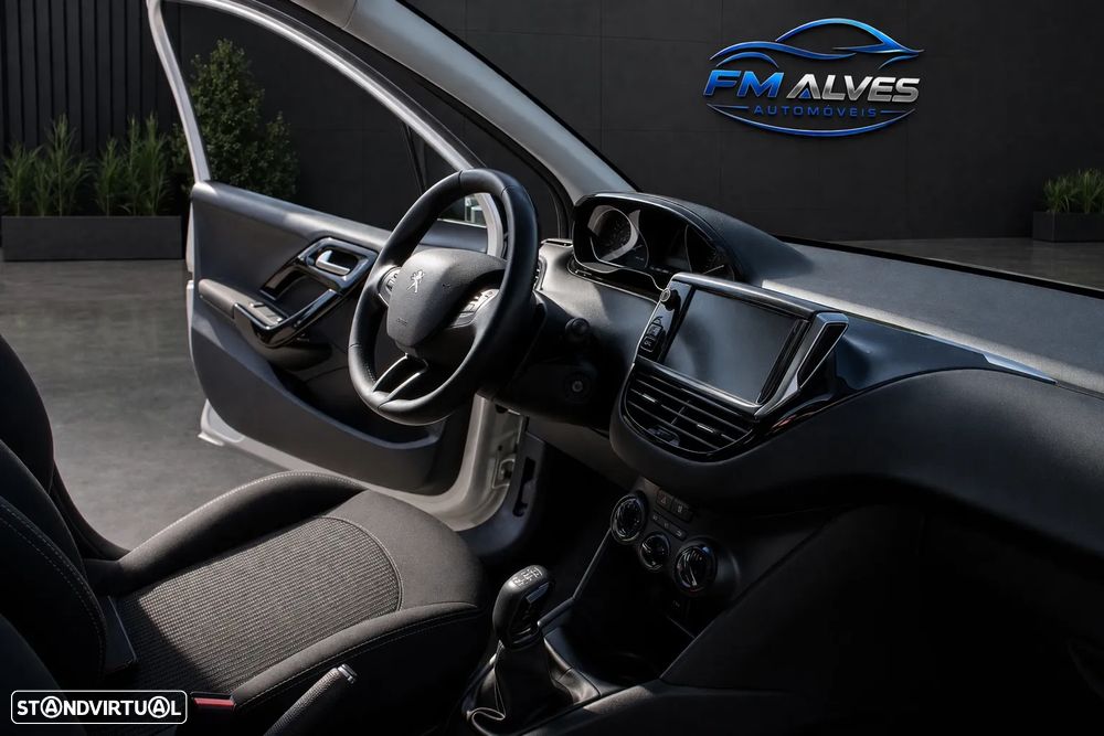 Peugeot 208 82 PureTech Style - 14