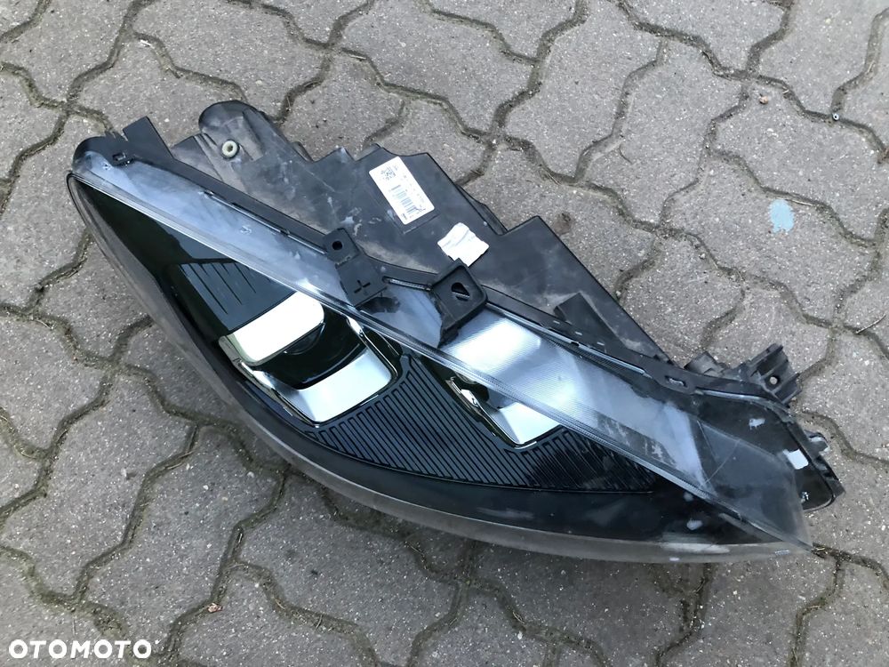KUGA MK4 LAMPA PRAWA FULL LED - 3