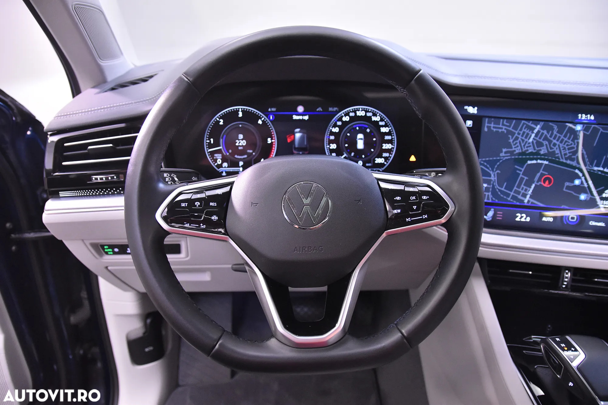 Volkswagen Touareg - 16