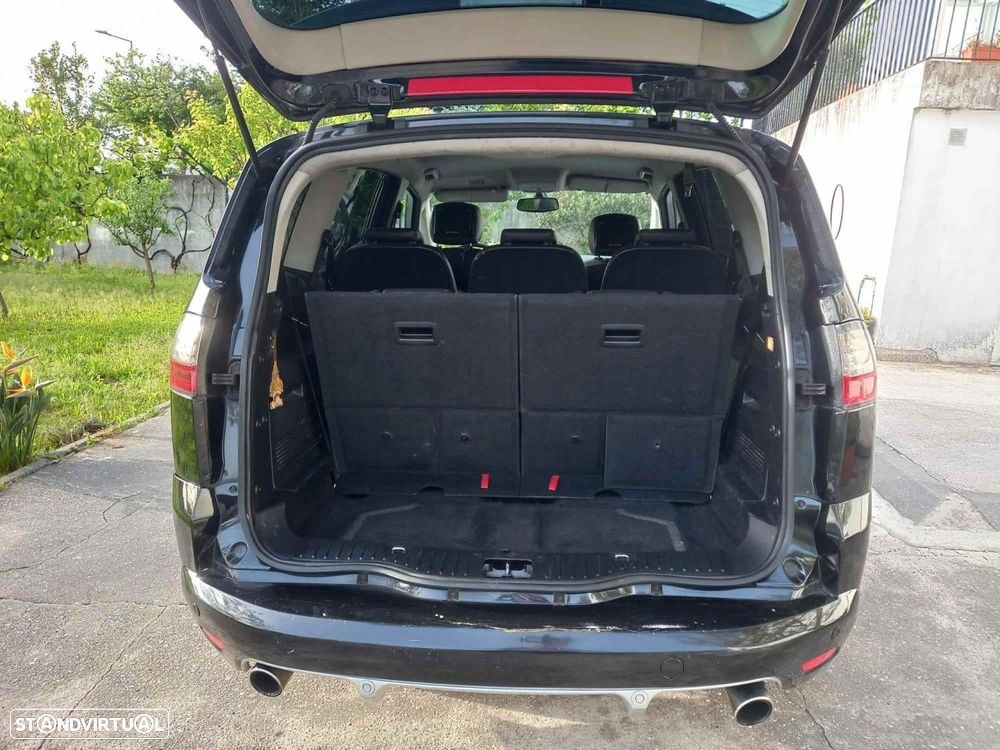 Ford S-Max 2.2 TDCi Titanium 7L - 24