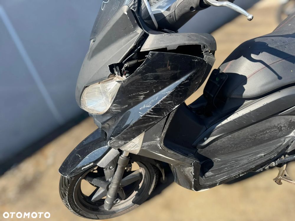 Yamaha X-max - 9