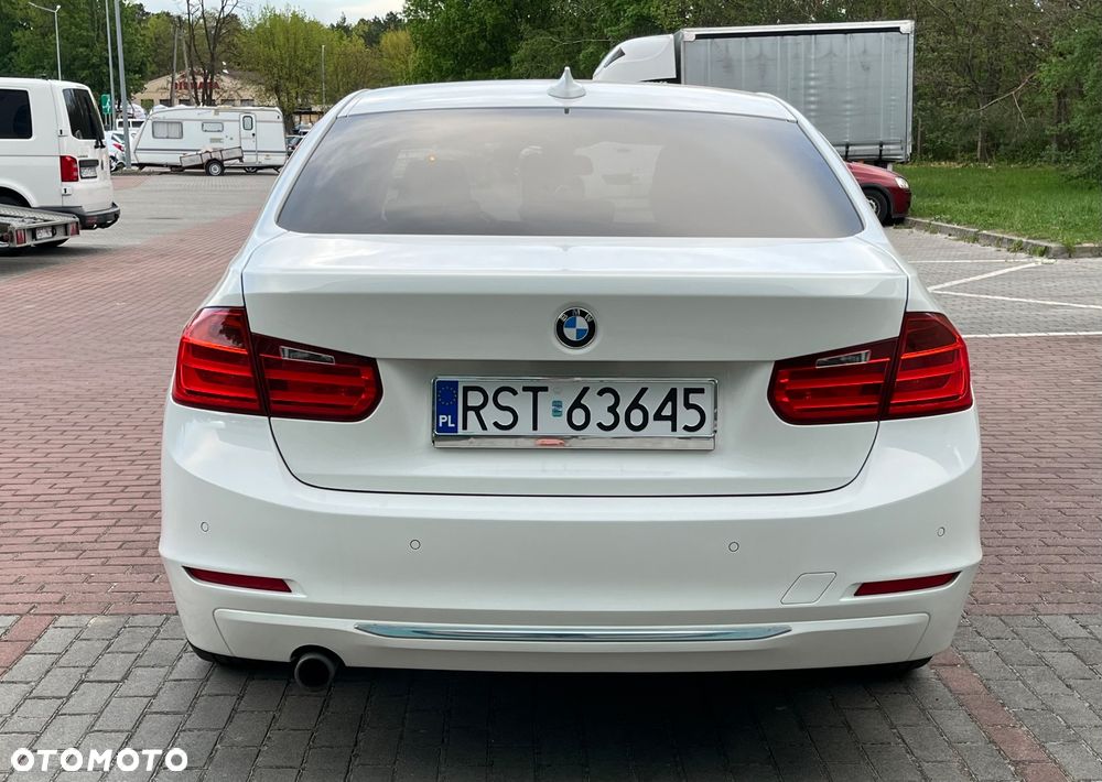 BMW Seria 3 320d Luxury Line - 6