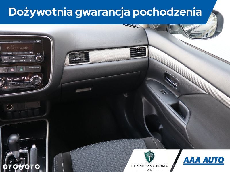 Mitsubishi Outlander - 10