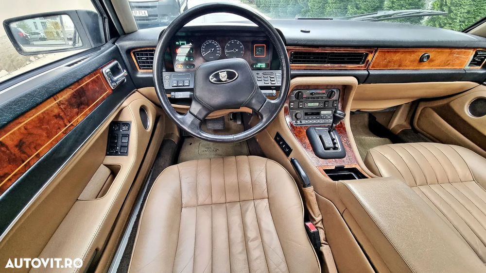Jaguar XJ - 6