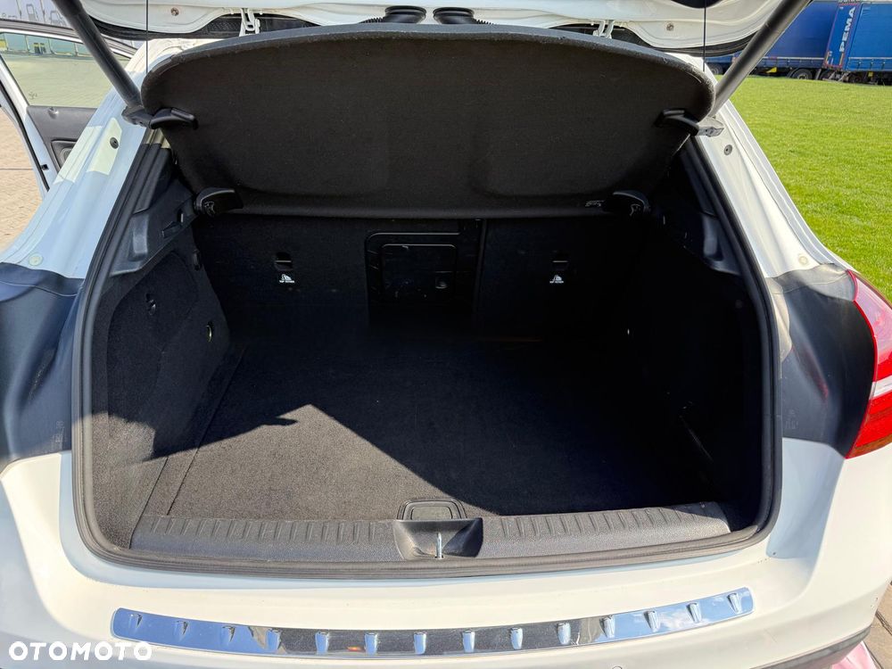 Mercedes-Benz GLA 200 7G-DCT - 15