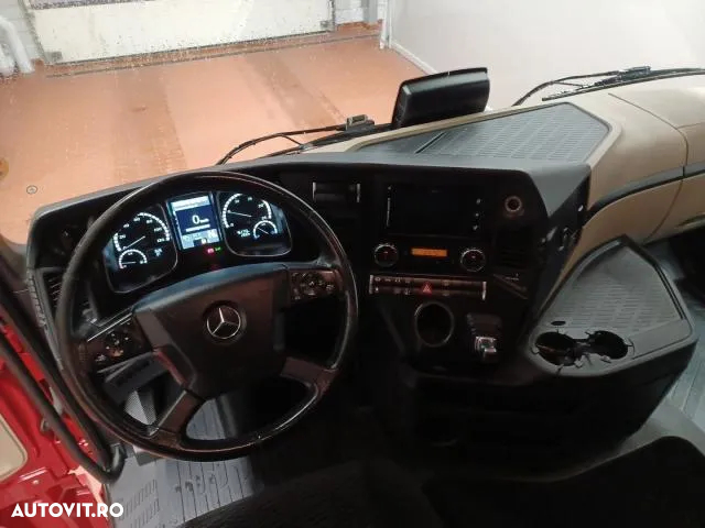 Mercedes-Benz Actros Mega - 7