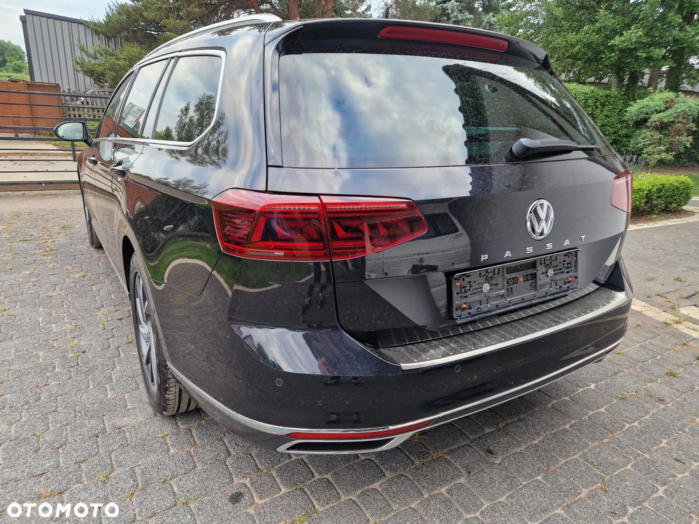Volkswagen Passat Variant 2.0 TDI SCR DSG BlueMotion Highline - 6