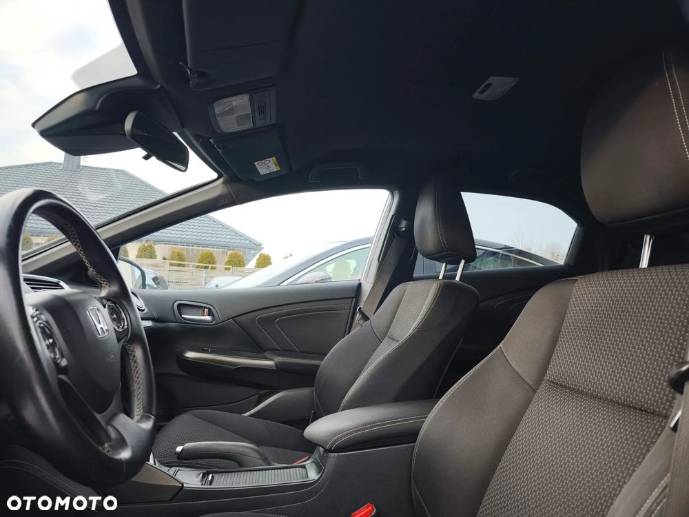 Honda Civic 1.8 i-VTEC Sport - 9