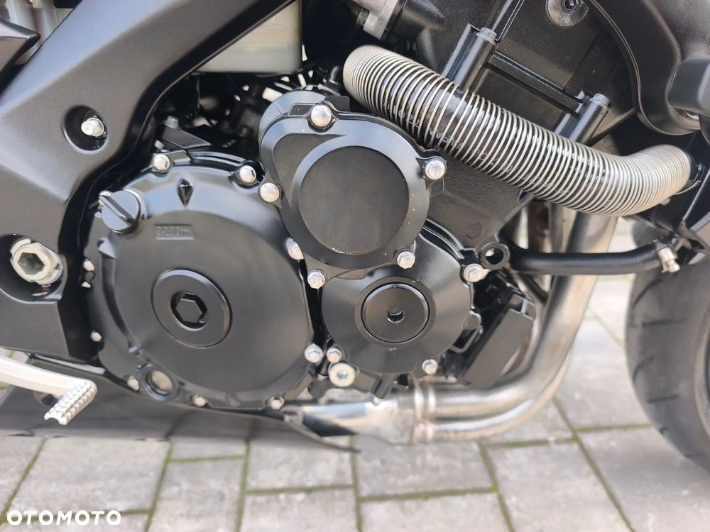 Suzuki GSR - 18