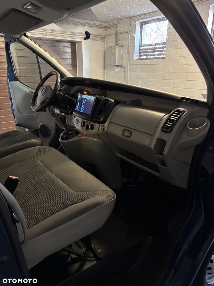 Opel Vivaro - 10
