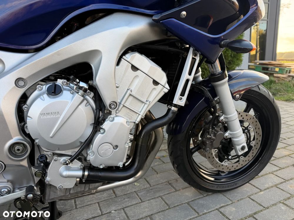 Yamaha FZ - 22