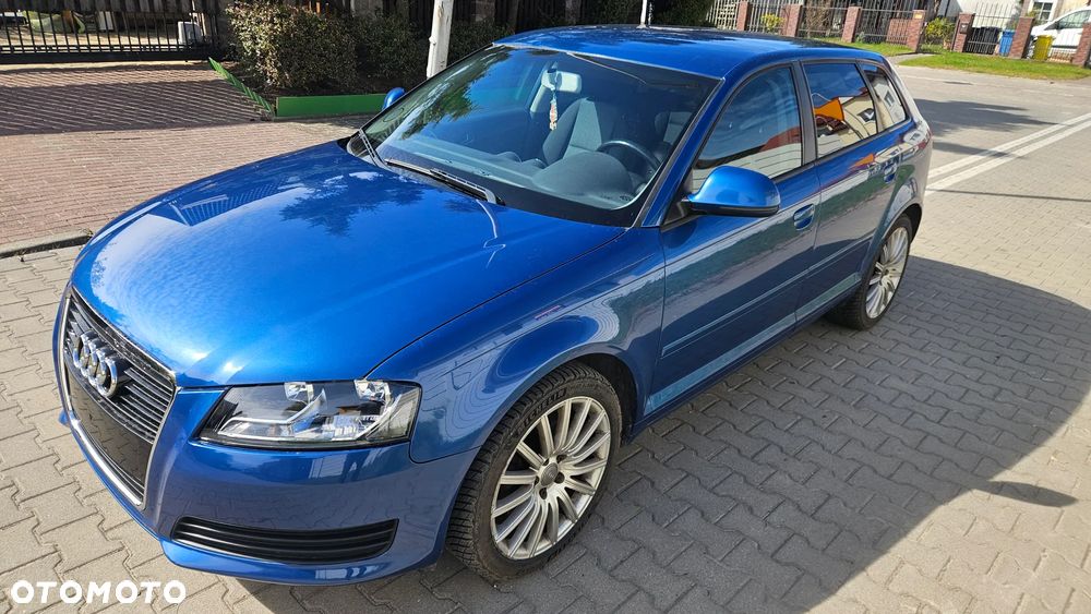 Audi A3 Sportback - 1