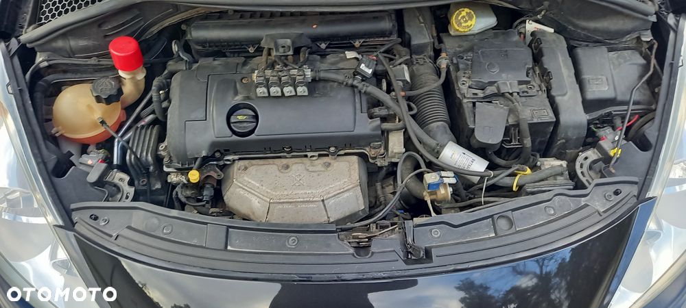 Peugeot 207 1.4 16V Sporty - 11