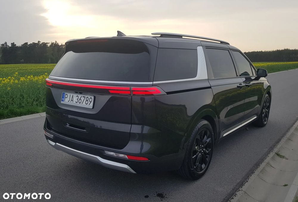 Kia Carnival - 5