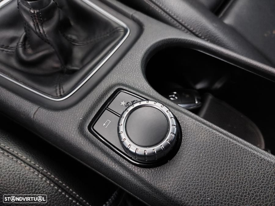 Mercedes-Benz GLA 180 Urban - 31