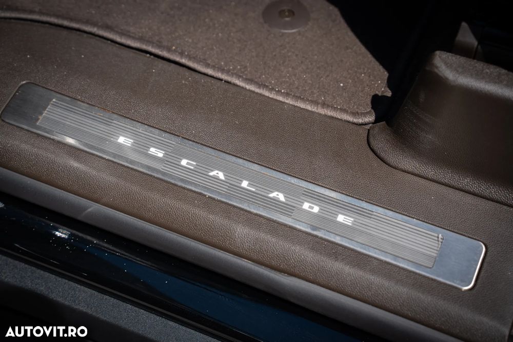 Cadillac Escalade - 17