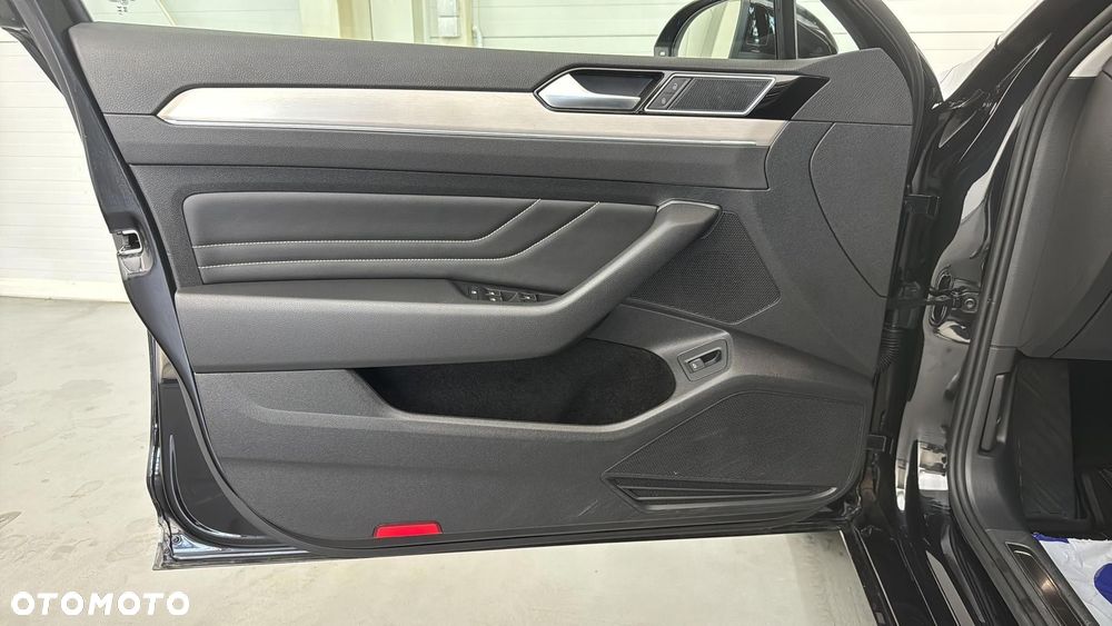 Volkswagen Passat 2.0 TSI Elegance DSG - 11